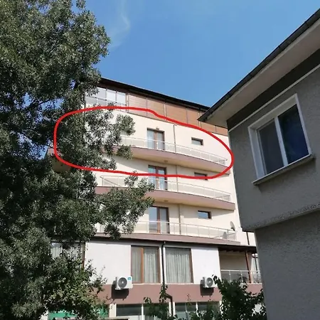 - студио в кв сарафово с морски изглед Апартаменты Бургас