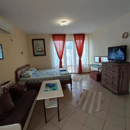 شقة - студио в кв сарафово с морски изглед *