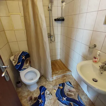 - студио в кв сарафово с морски изглед شقة